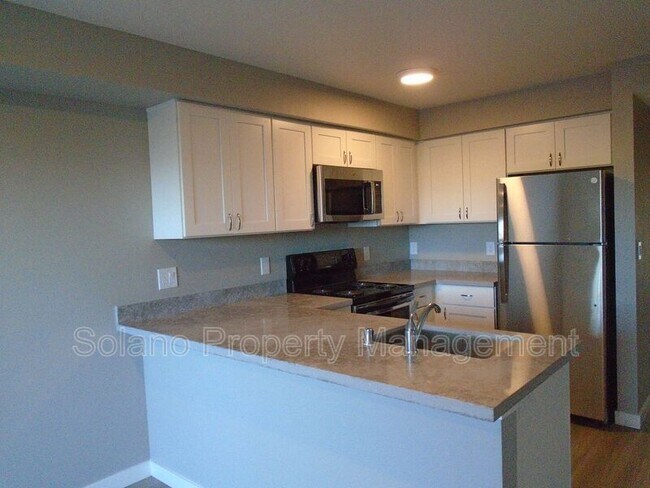 Building Photo - 2401 Broadway St