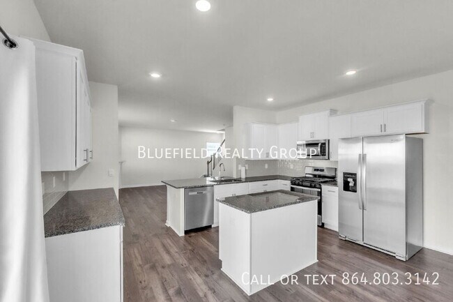 Building Photo - 380 Fenwick Dr