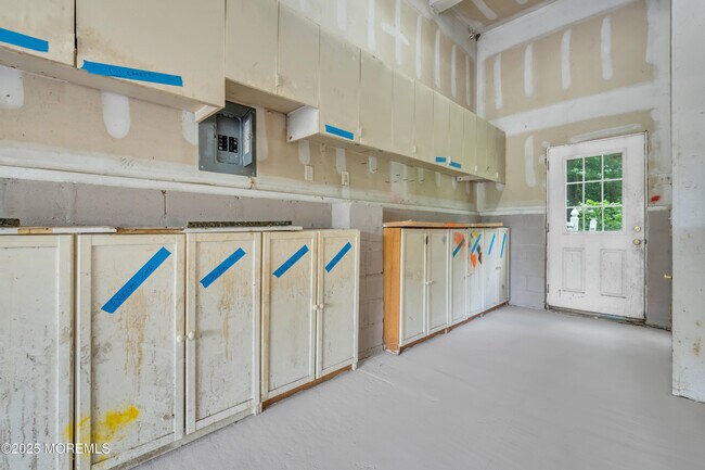 Building Photo - 352 Leesville Rd