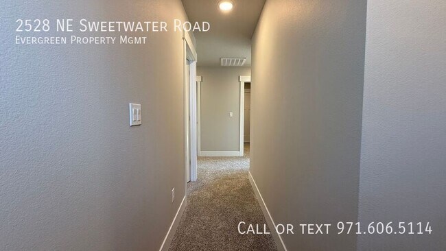 Building Photo - 2528 NE Sweetwater Rd