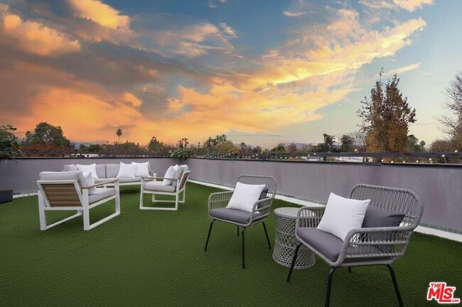 Building Photo - 5149 Fulton Ave