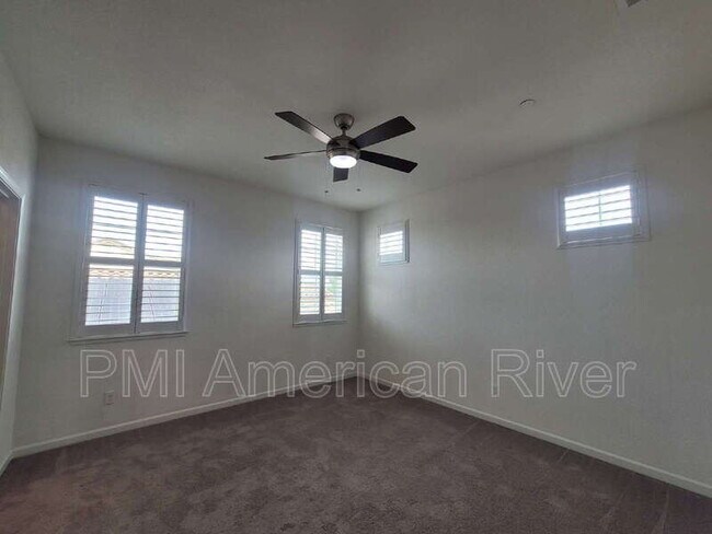 Building Photo - 708 Gentle Breeze Wy