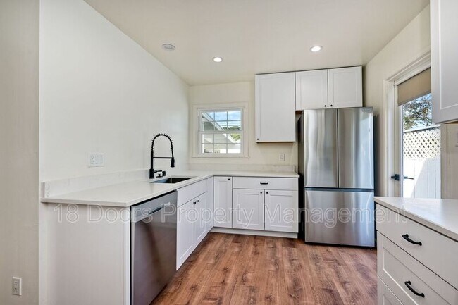 Building Photo - 254 G Ave