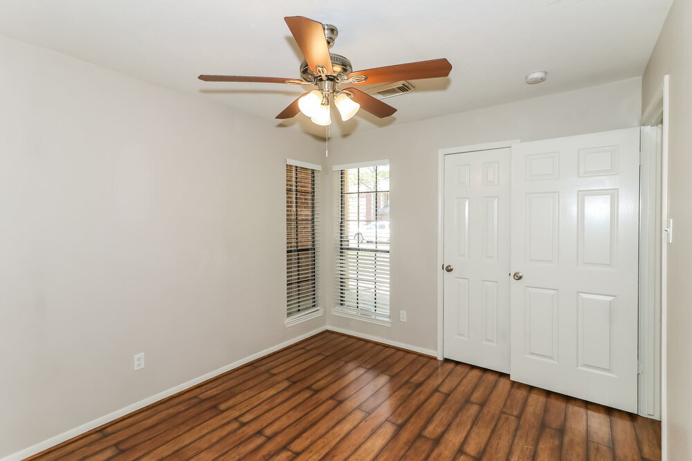 Building Photo - 2203 St James Pl