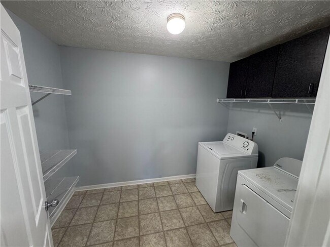 Building Photo - 2752 Saddle Horn Pl SW