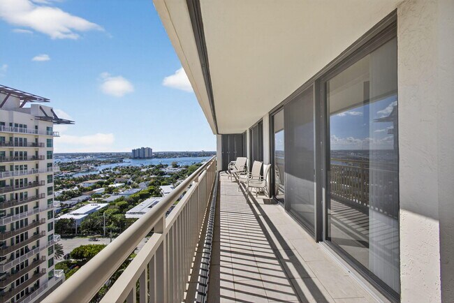 Building Photo - 3400 N Ocean Dr