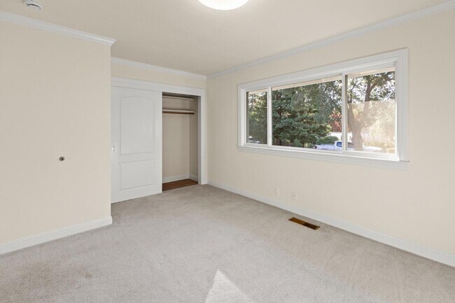 Building Photo - 27696 Vogue Ct