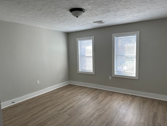 Building Photo - 410 Diehl St