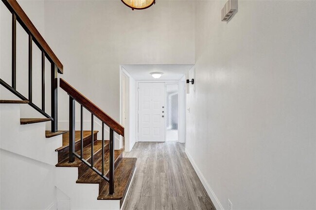 Building Photo - 103 Heatherbrook Way