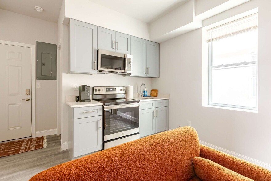 Building Photo - 1418 S 9th St