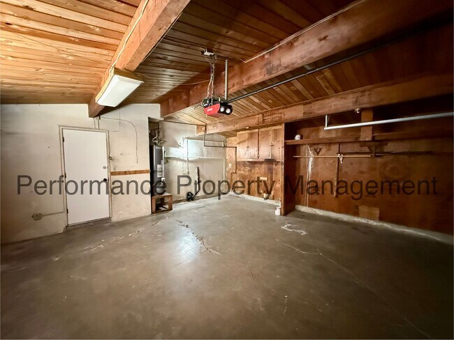 Building Photo - 2706 Pasadena St