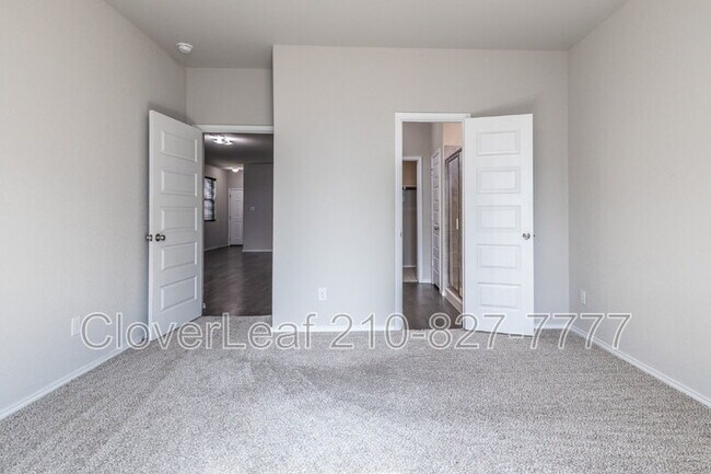 Building Photo - 2450 Dry Moss Way