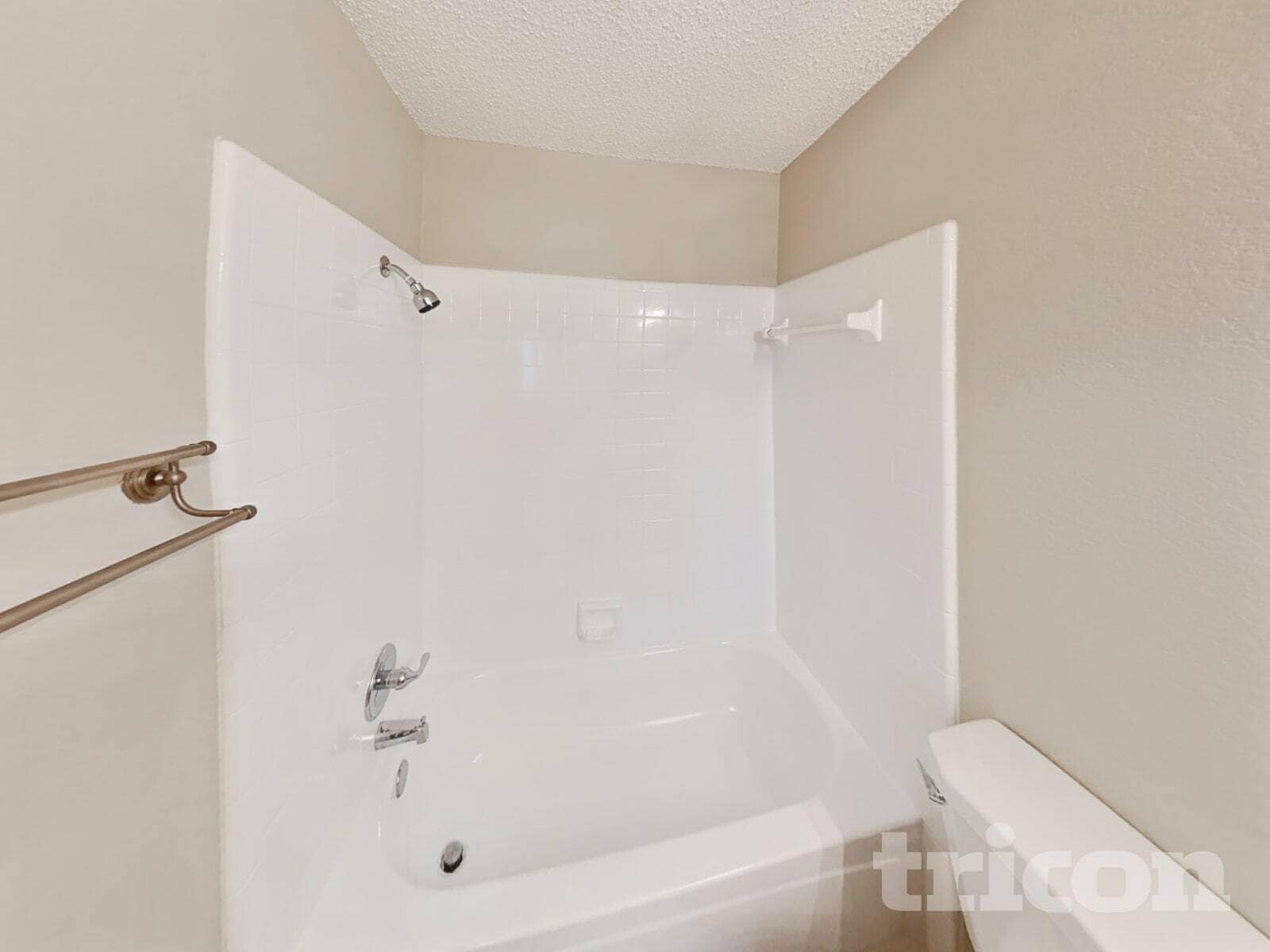 Building Photo - 1844 Hunting Green Dr