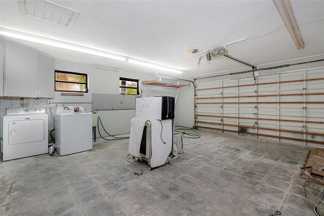 Building Photo - 9022 SW 78th Pl
