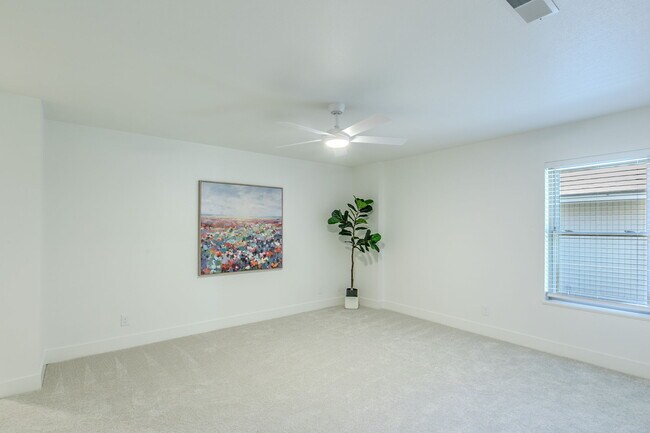 Building Photo - 5220 Lake Charles Dr