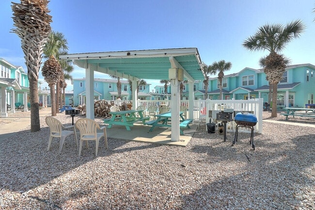 Building Photo - 2120 Eleventh Street-SI ID1023198P