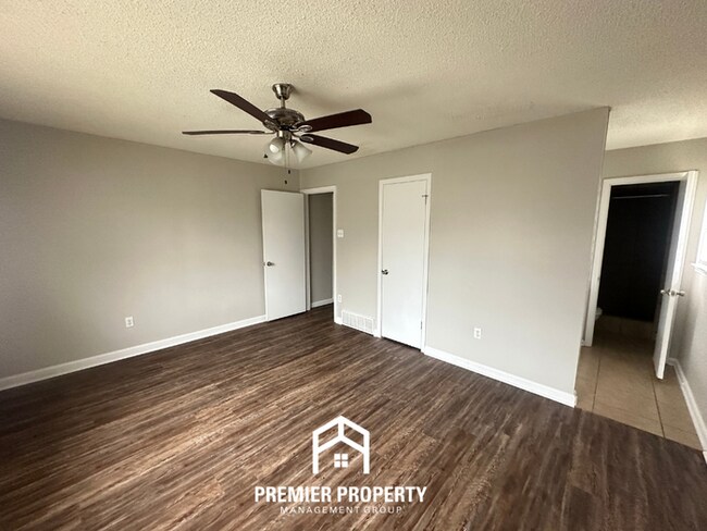 Building Photo - 4505 Stony Point Dr