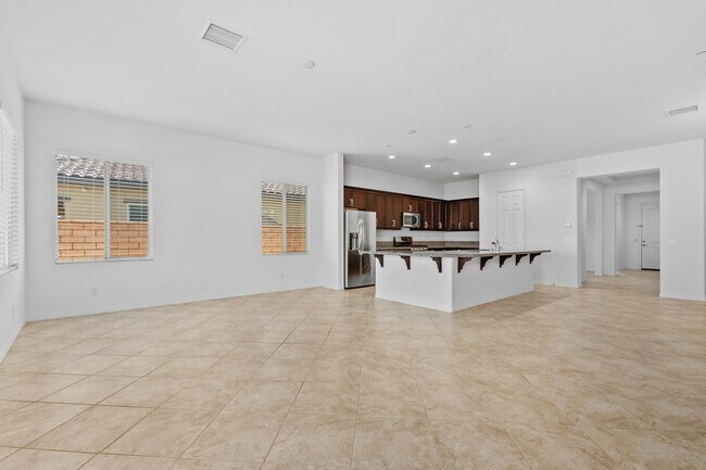 Building Photo - 43720 Vacanza Ct