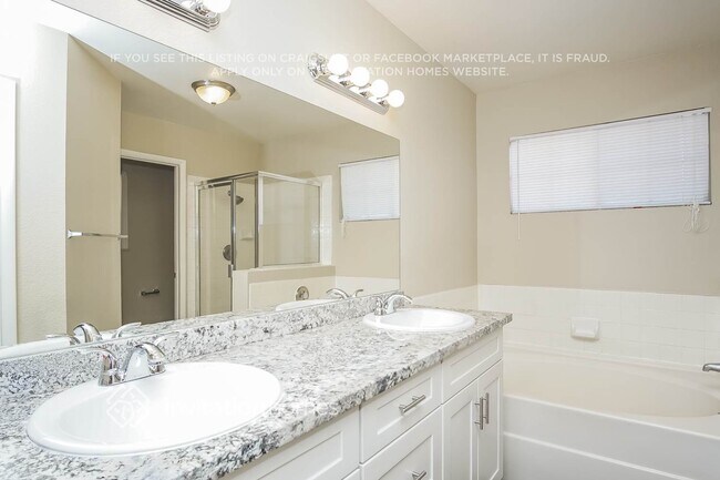 Building Photo - 9645 Swan Bay Dr