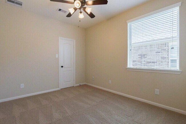 Building Photo - 26930 Harwood Heights Dr