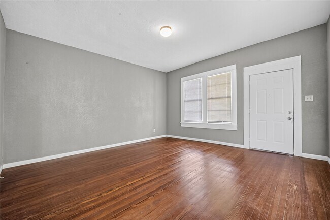 Building Photo - 3010 Garrow St