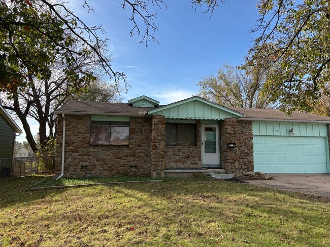 Primary Photo - 2538 E 48th St N