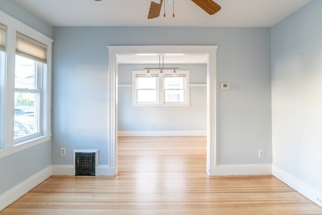 Building Photo - 15 Pembroke St