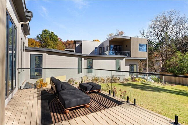 Building Photo - 3600 Lower Roswell Rd