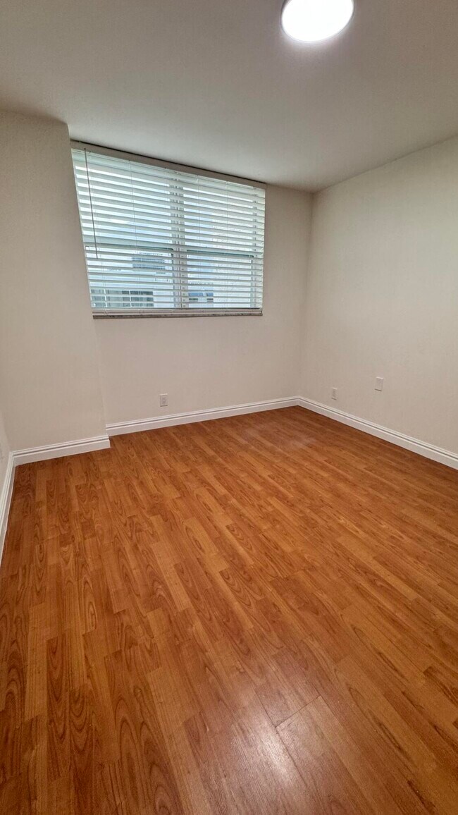 Building Photo - 2821 NE 163rd St