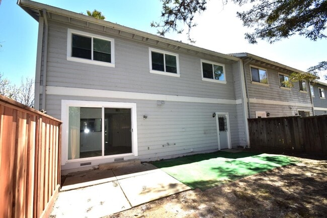 Building Photo - 5469 Giuffrida Ct