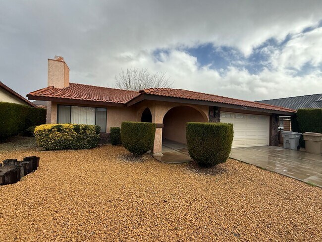 Building Photo - Victorville- Spring Valley Lake, 3 Bedrooms 2 bathrooms, New Paint