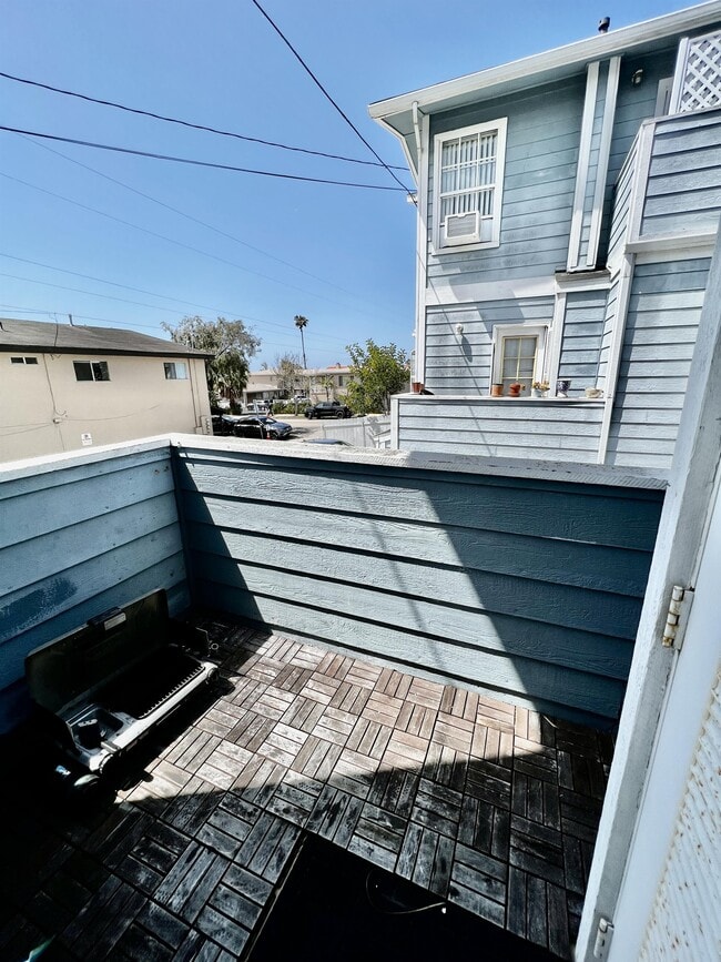 Building Photo - 1009 Tourmaline St