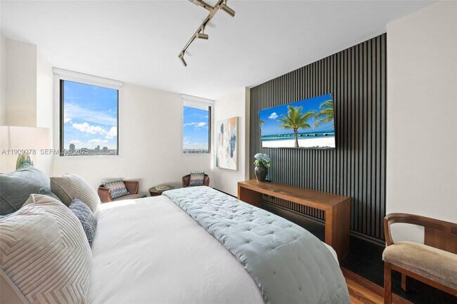 Building Photo - 101 20th St