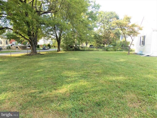 Building Photo - 6409 Higham Dr