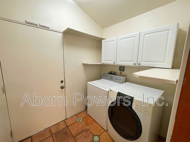 Building Photo - 2796 Coloma St