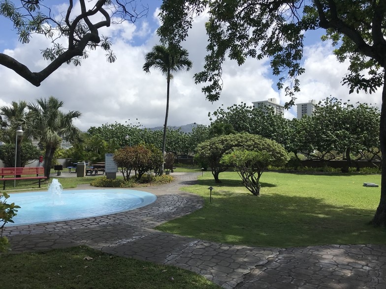 Fountain - 1255 Nuuanu Ave
