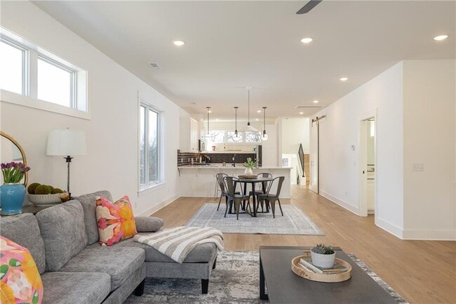 Building Photo - 205 W Lafayette St