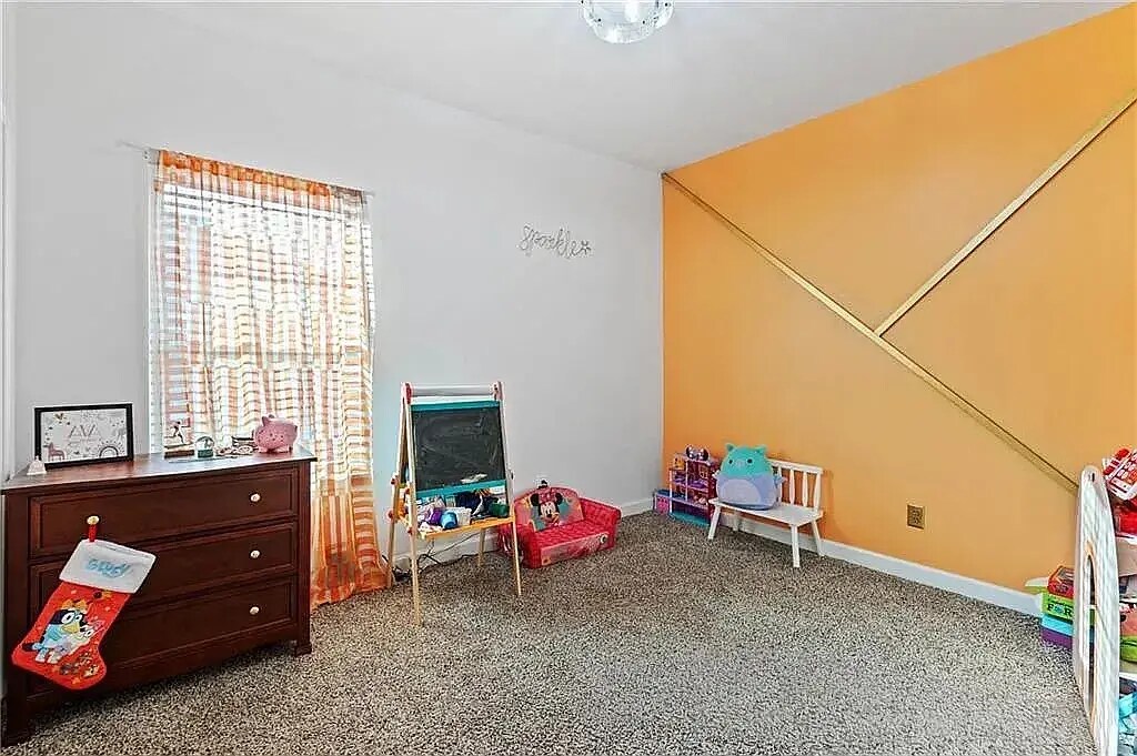 Building Photo - 9760 Maxwell Run