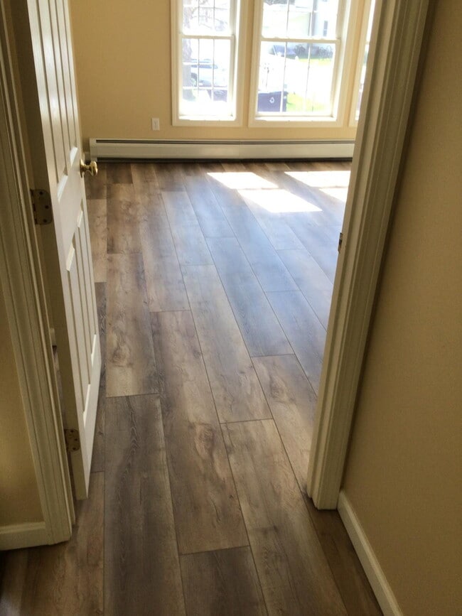 Building Photo - "Discover Spacious Comfort at 36-1 Leo's Way: 3-Bedroom Haven with 2.5 Bathrooms in Alburgh, VT!"