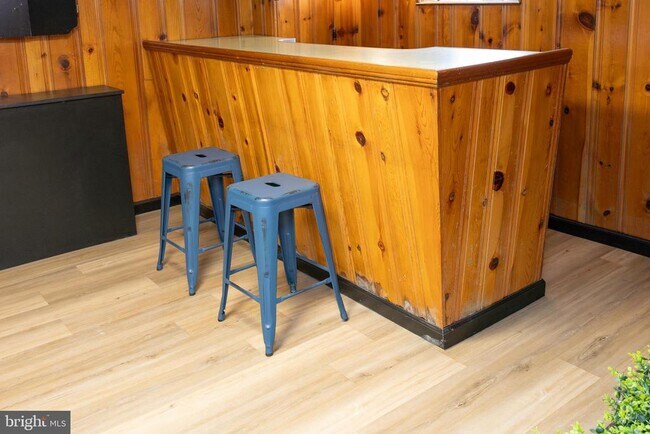 Building Photo - 130 7th Ave