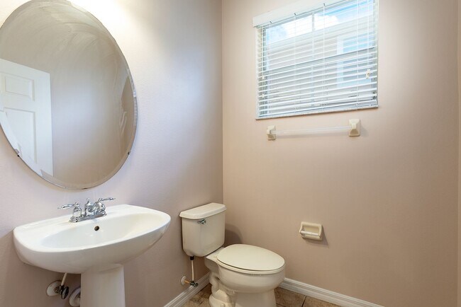 Building Photo - Lake Nona Preserve 3 bdrm townhome ready f...