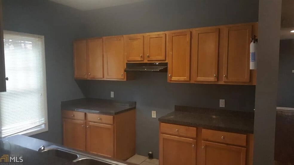 Building Photo - Room in Duplex on Ridge Ave NW