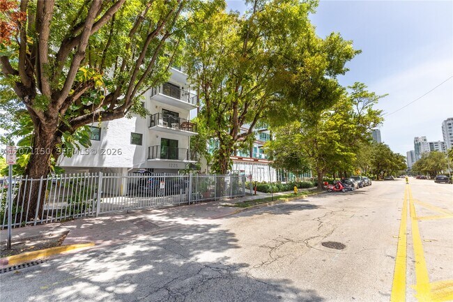 Building Photo - 1225 West Dr