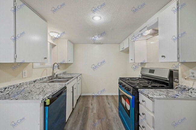 Building Photo - 15122 Marsha Dr