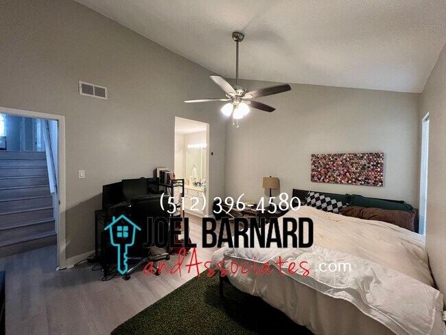 Building Photo - Available Mid July: Just steps Away from Campus and Frisbee Golf Course