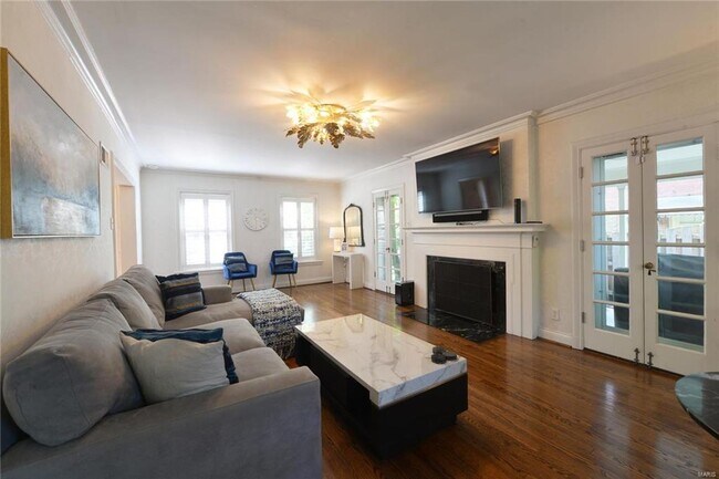 Building Photo - 937 S Bemiston Ave