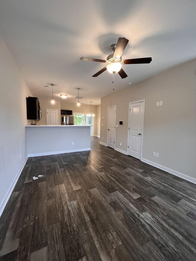 Building Photo - 2 Jaydn Dr W