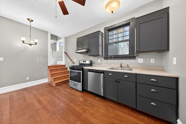 Building Photo - 2424 Oakland Ave