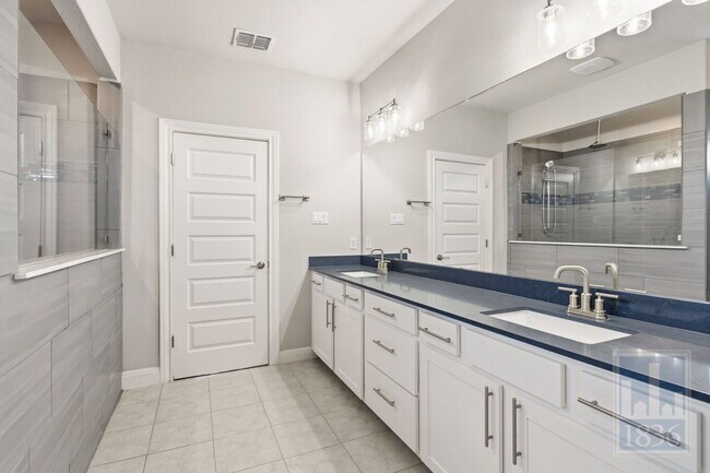 Building Photo - 555 Purple Heart Dr