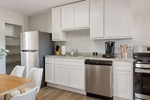 Building Photo - 6242 Cabanne Ave
